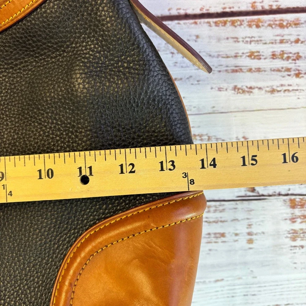 Vintage Dooney & Bourke Hobo Bag Med Black Tan Pebbled Leather Preppy Timeless
